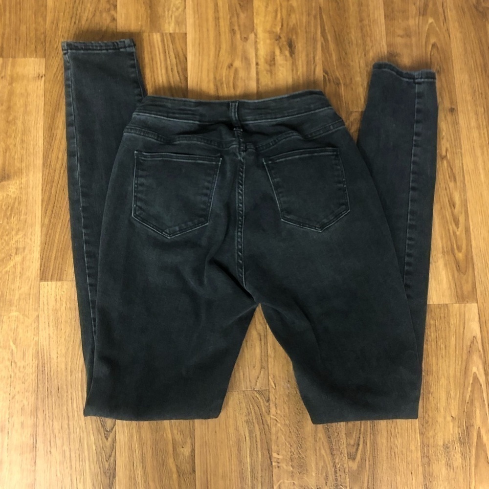 Black Universal Thread Ripped Curvy Skinny Jeans - Picture 5 of 6